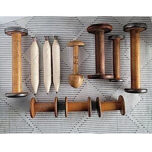 Lot of 11 Vintage Antique Primitive Spools Wooden Textile Bobbins Industrial